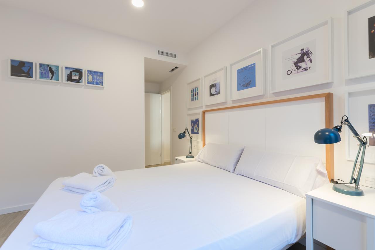 Apartments Madrina Valencia Exterior photo