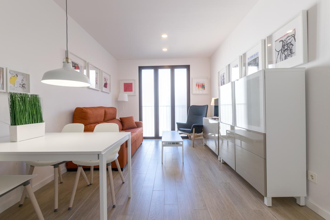 Apartments Madrina Valencia Exterior photo