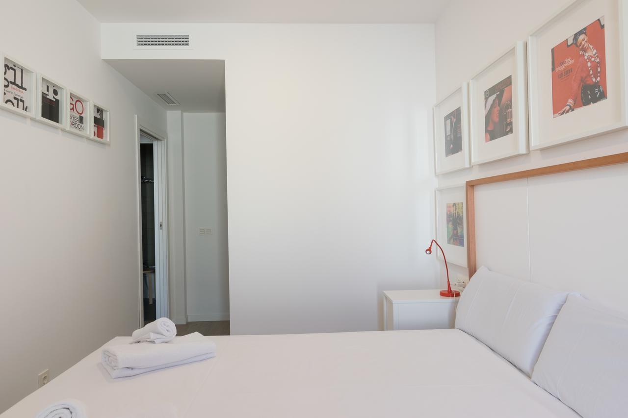 Apartments Madrina Valencia Exterior photo