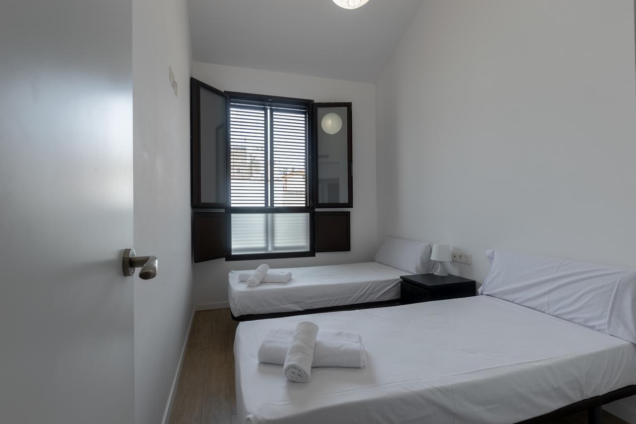 Apartments Madrina Valencia Exterior photo